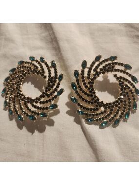 Gorgeous Green crystal statement post earrings